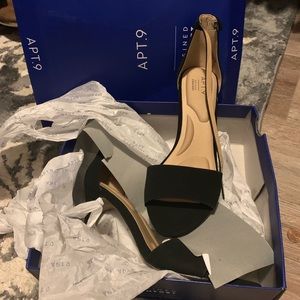 Brand New Apt 9 suede heels👠